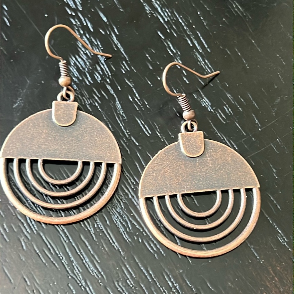 Copper colored metal earrings-NWT